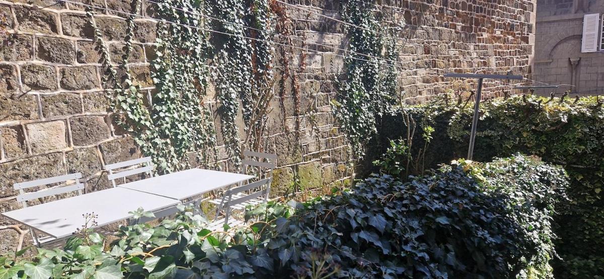 Appartement 120 M² Duplex Coeur Historique Au Calme Le Puy-en-Velay Kültér fotó